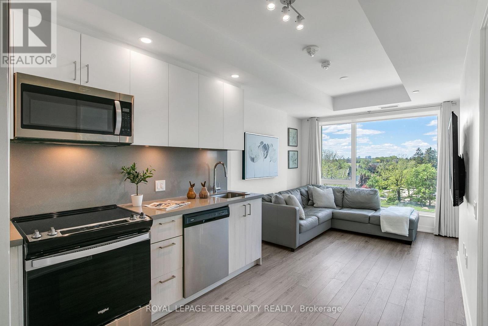#517W 3 ROSEWATER STREET - 4