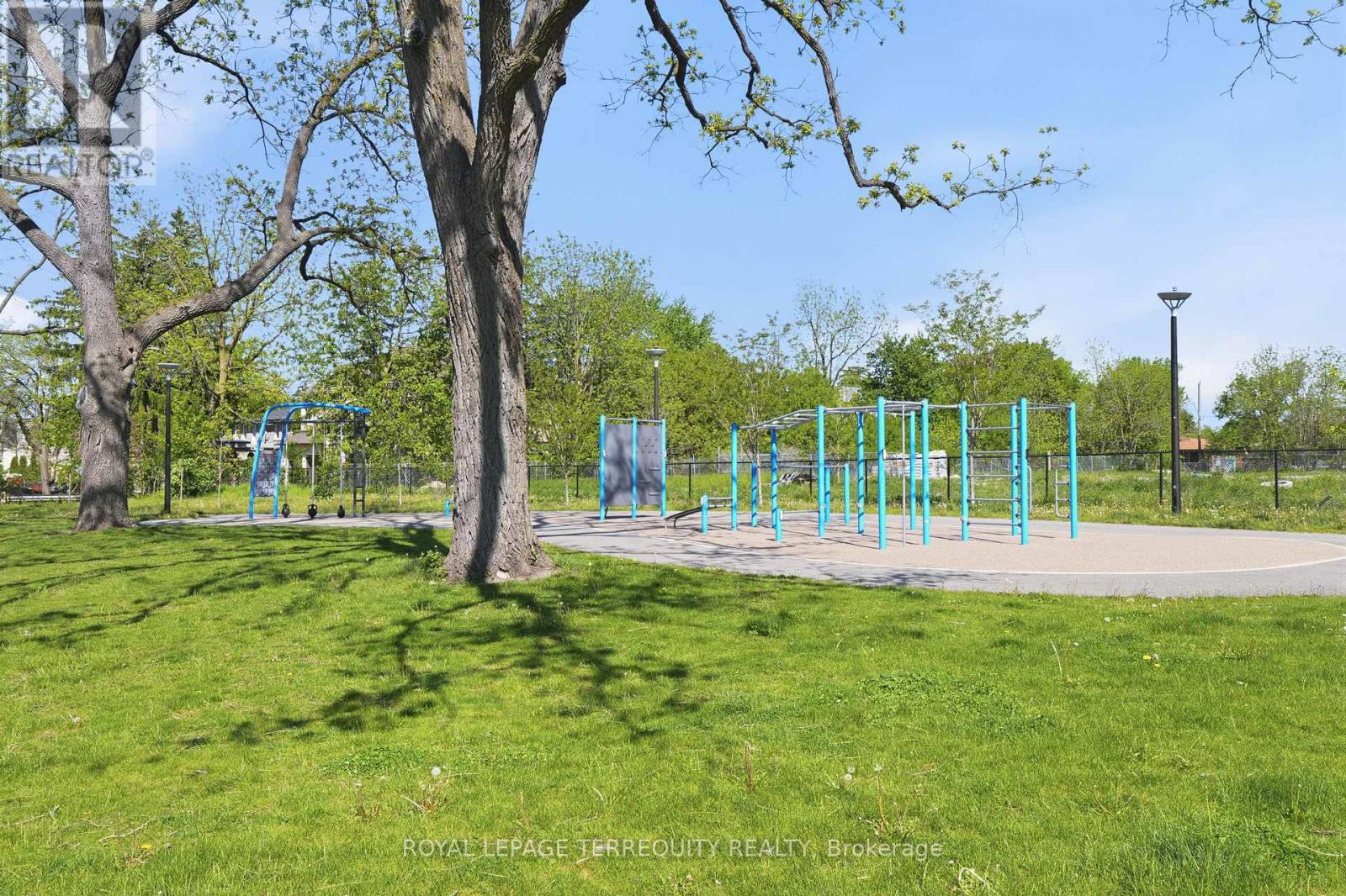 #517W 3 ROSEWATER STREET - 42