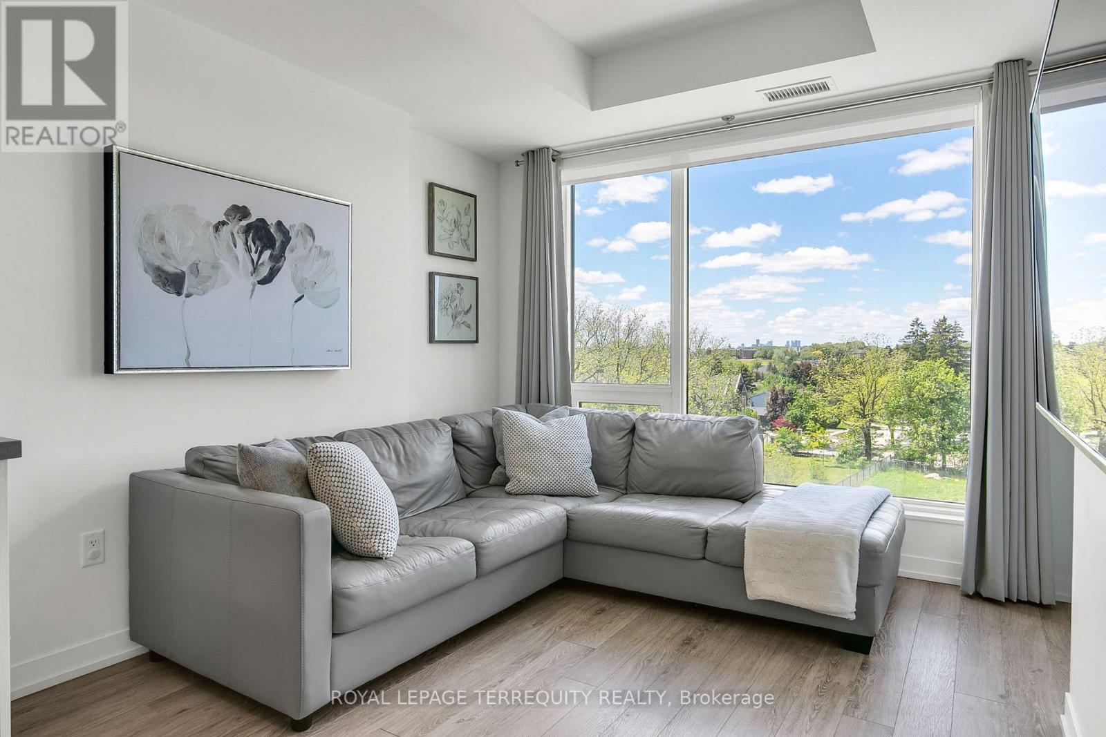 #517W 3 ROSEWATER STREET - 5