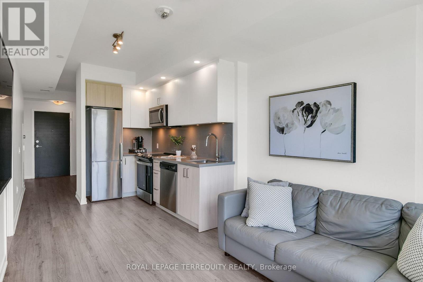 #517W 3 ROSEWATER STREET - 9