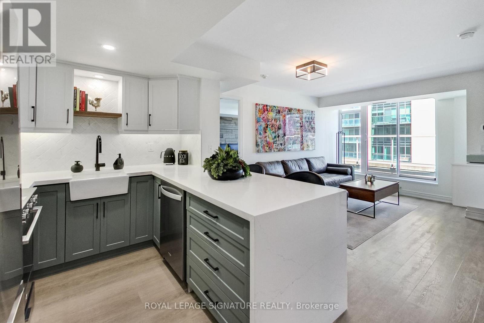Listing photo of 727 - 85 EAST LIBERTY STREET