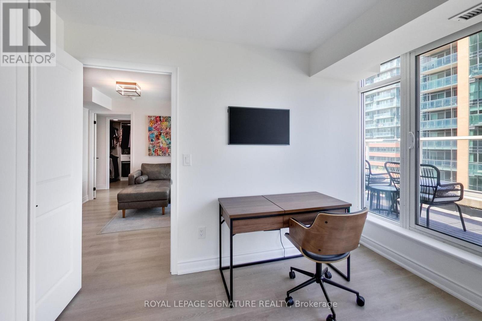 #727 85 EAST LIBERTY STREET - 18