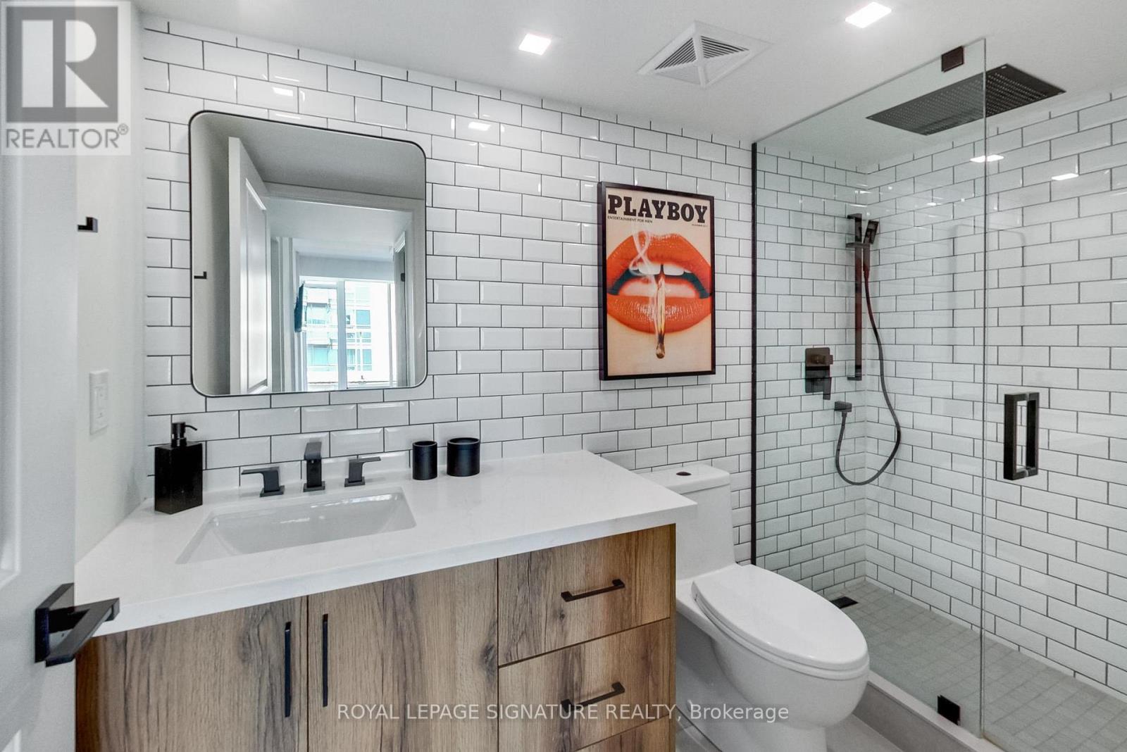 #727 85 EAST LIBERTY STREET - 25