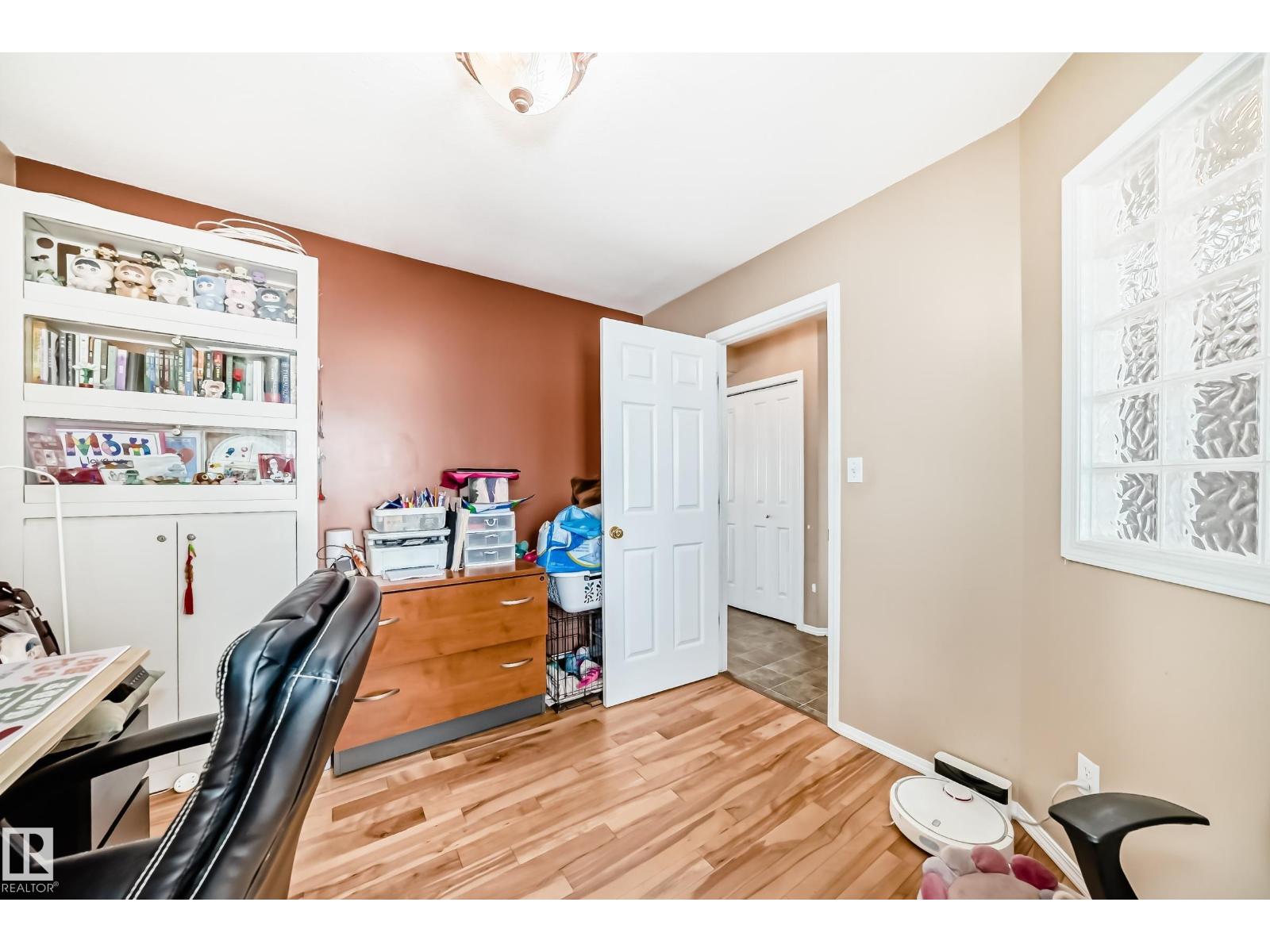 1815 36 AV NW - 16
