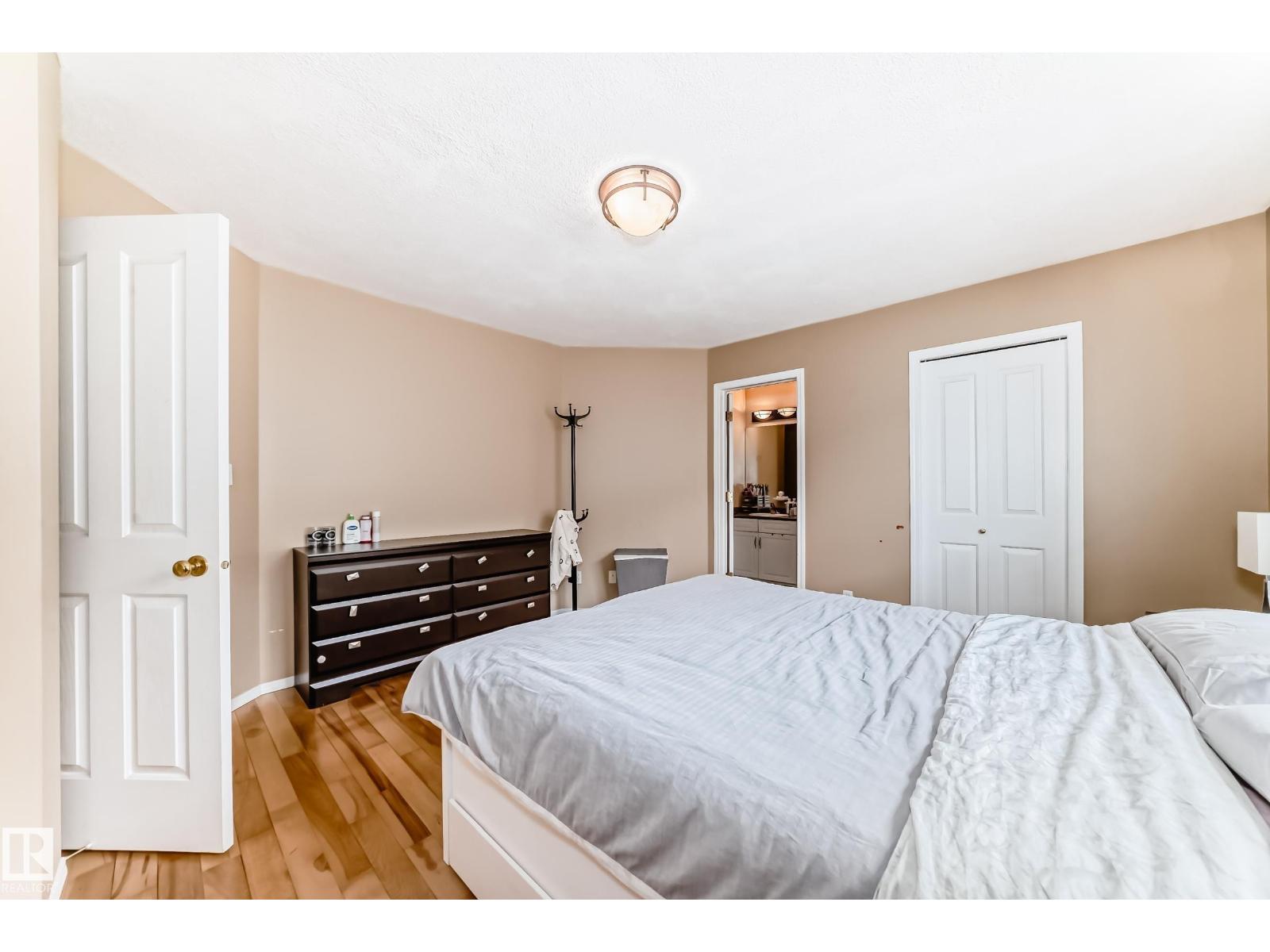 1815 36 AV NW - 20
