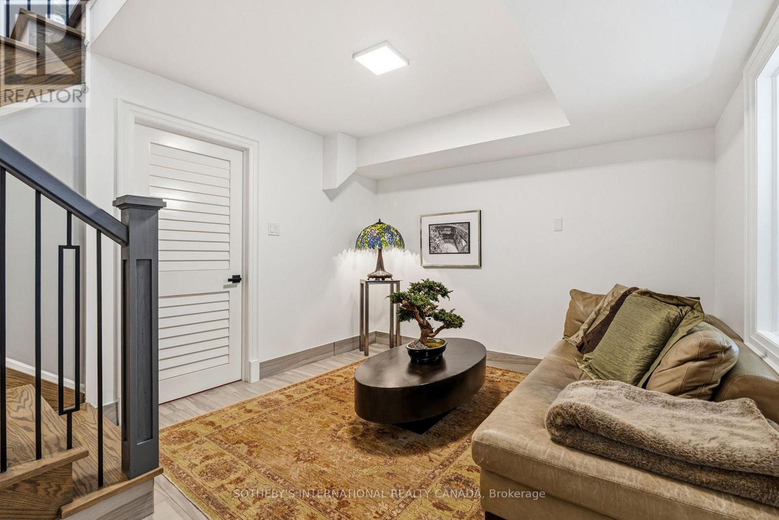 170 HEDGE ROAD - 40
