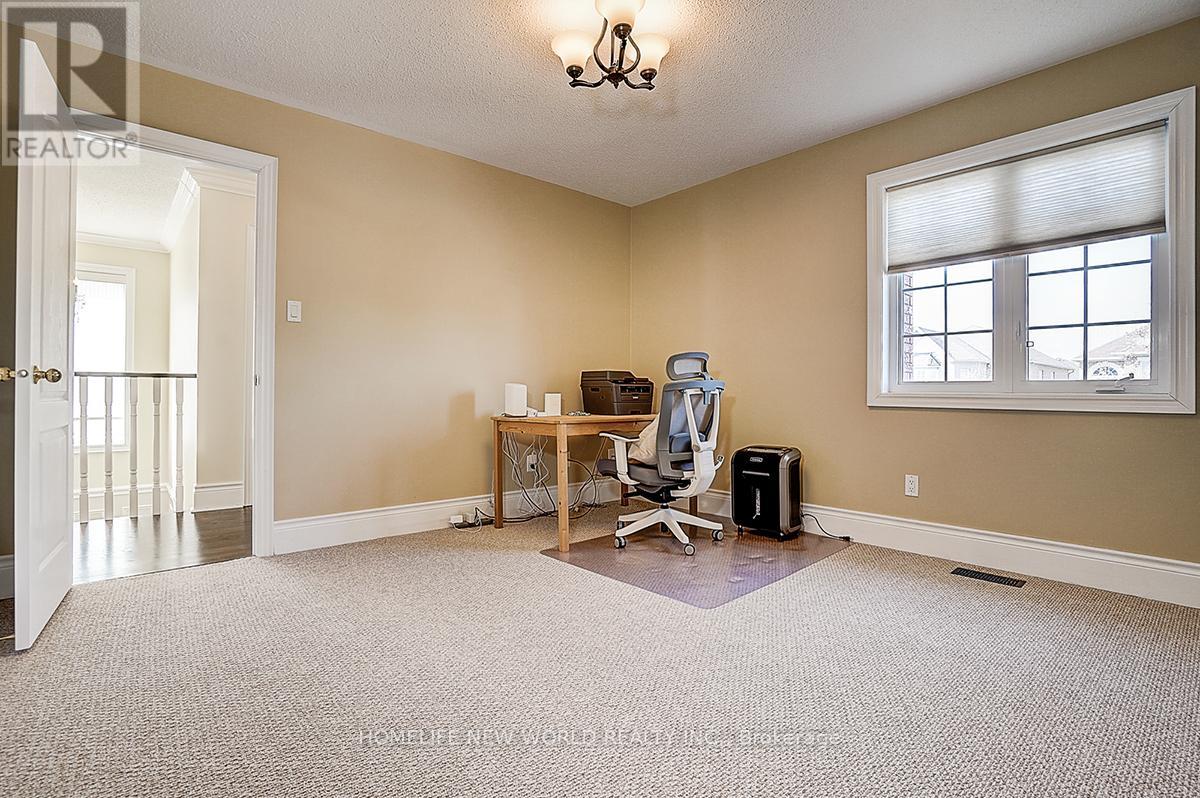 67 LENA DRIVE - 34