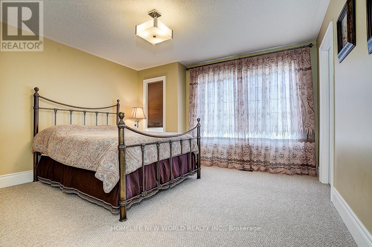 67 LENA DRIVE - 35