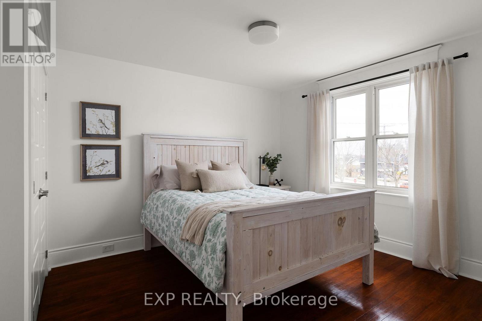 36 SOPHIA STREET W - 17