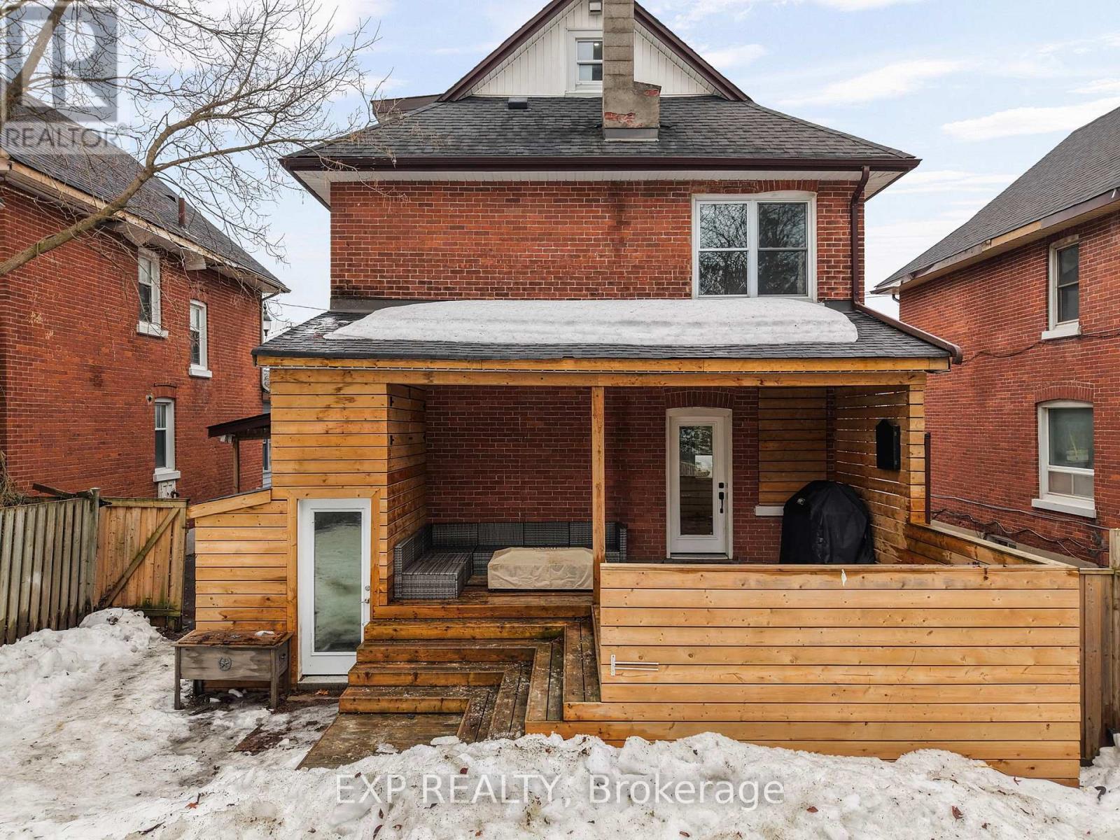 36 SOPHIA STREET W - 38