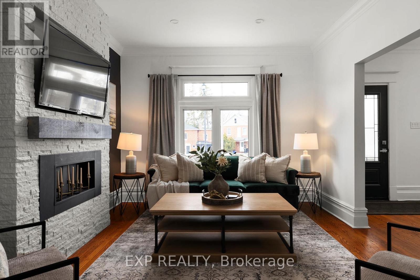 36 SOPHIA STREET W - 6