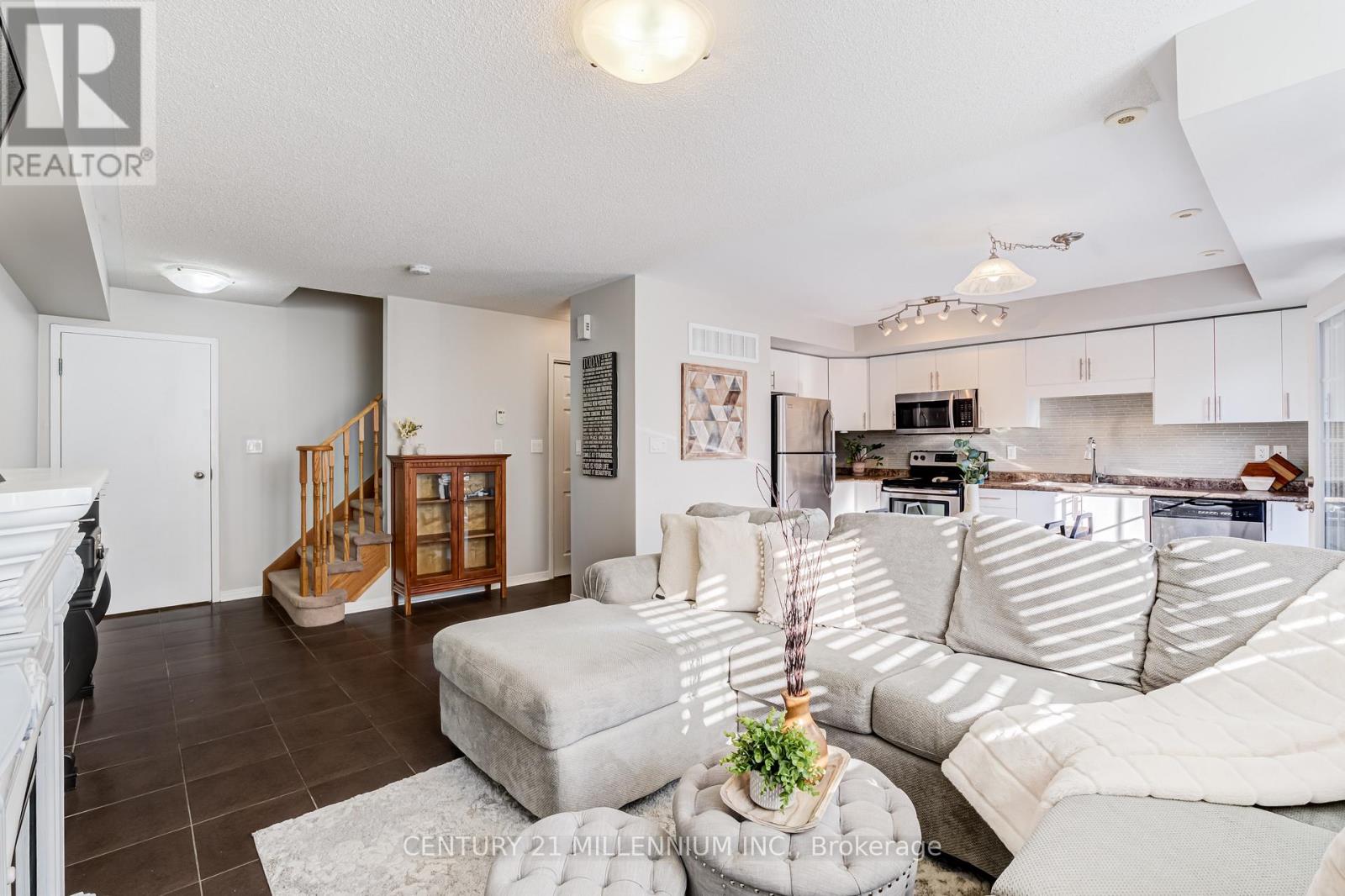 #9 5 ARMSTRONG STREET - 12