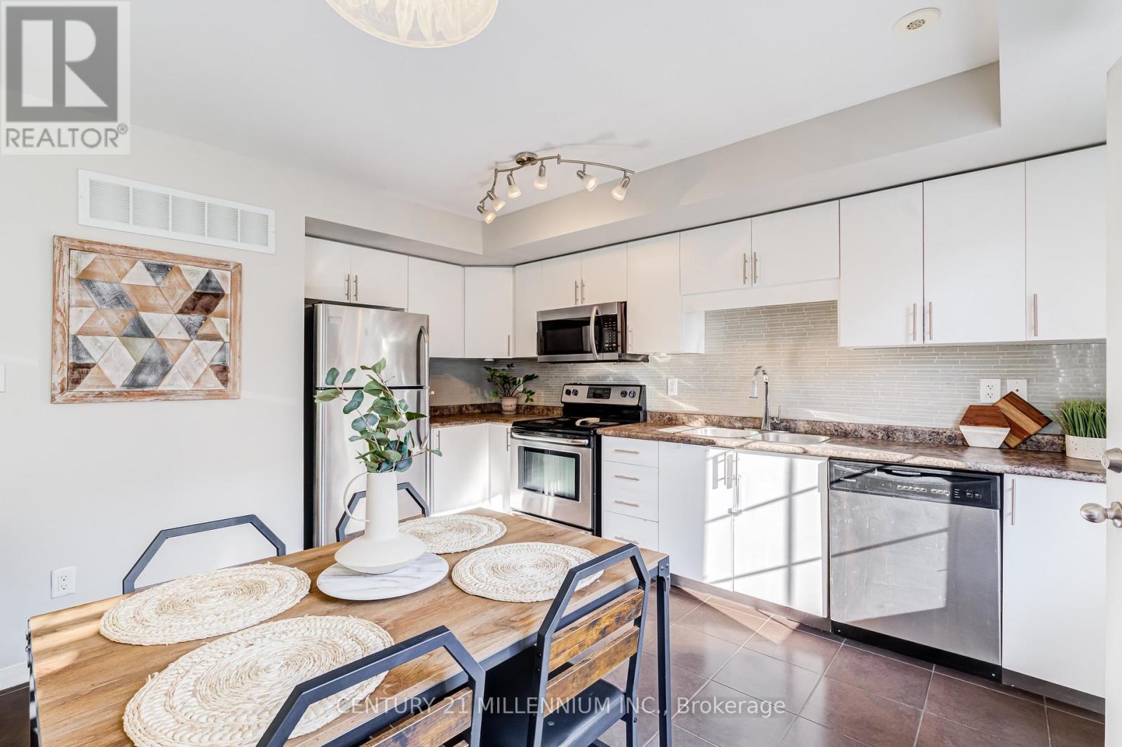 #9 5 ARMSTRONG STREET - 15