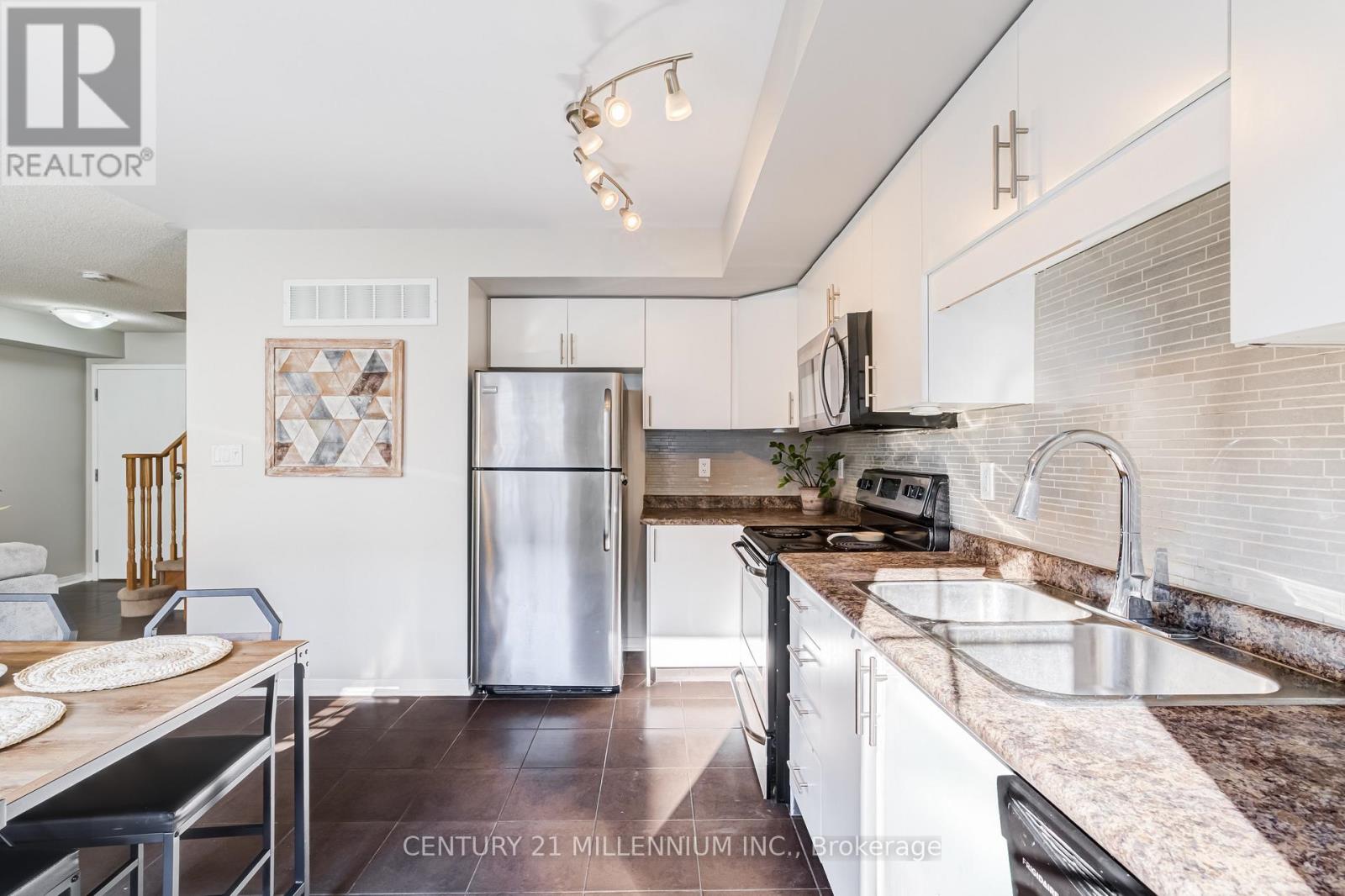 #9 5 ARMSTRONG STREET - 17