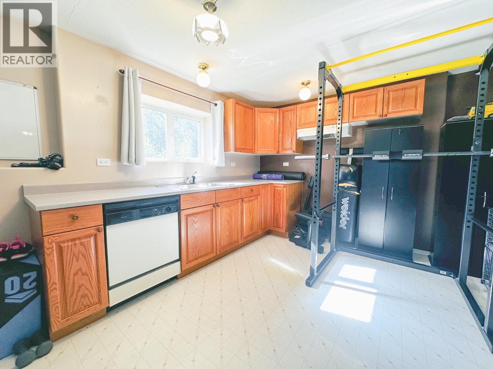 605 9TH AVENUE - 34
