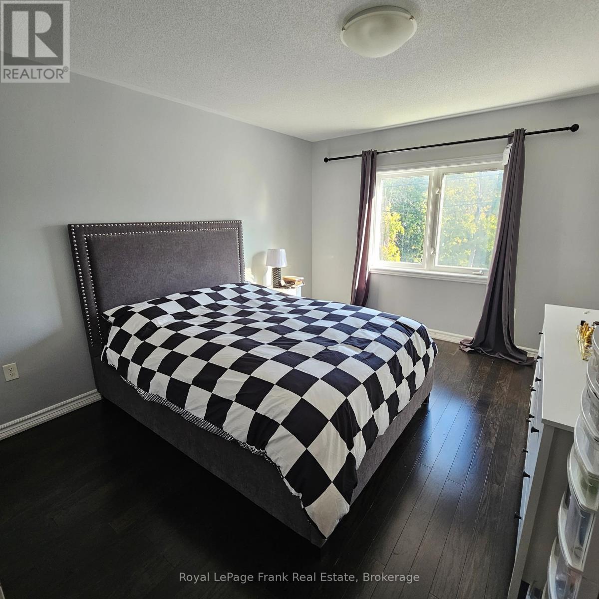 41 MILSON CRESCENT - 13
