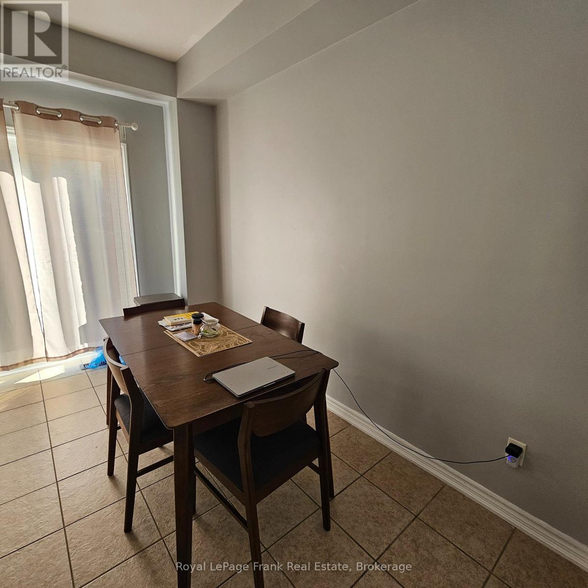 41 MILSON CRESCENT - 7