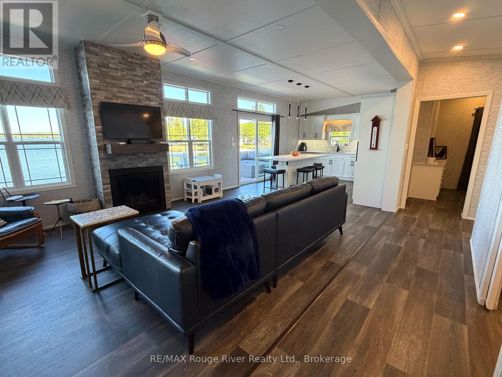 #C31 160 TERRACE ROAD - 13