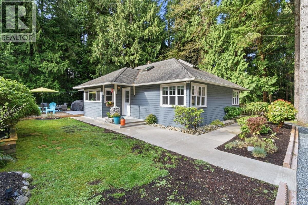 324 Chester Rd, Qualicum Beach