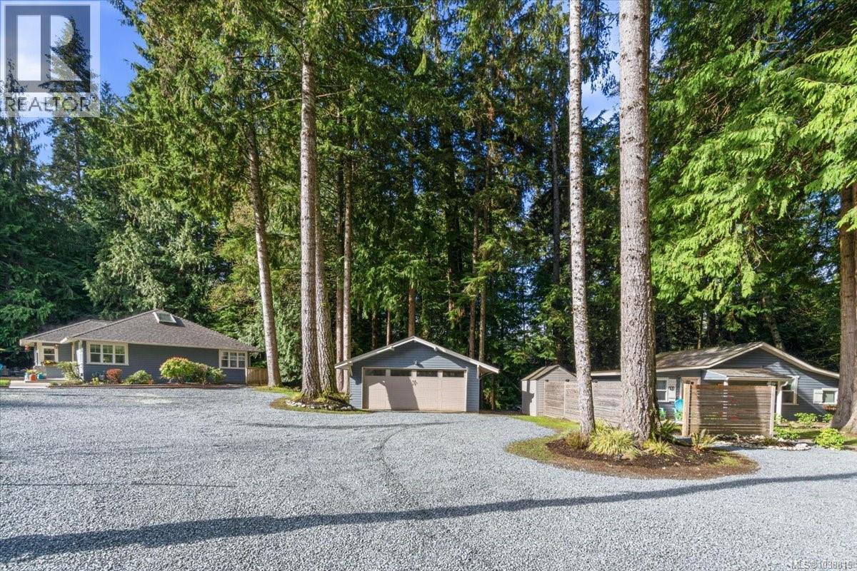 324 Chester Rd, Qualicum Beach