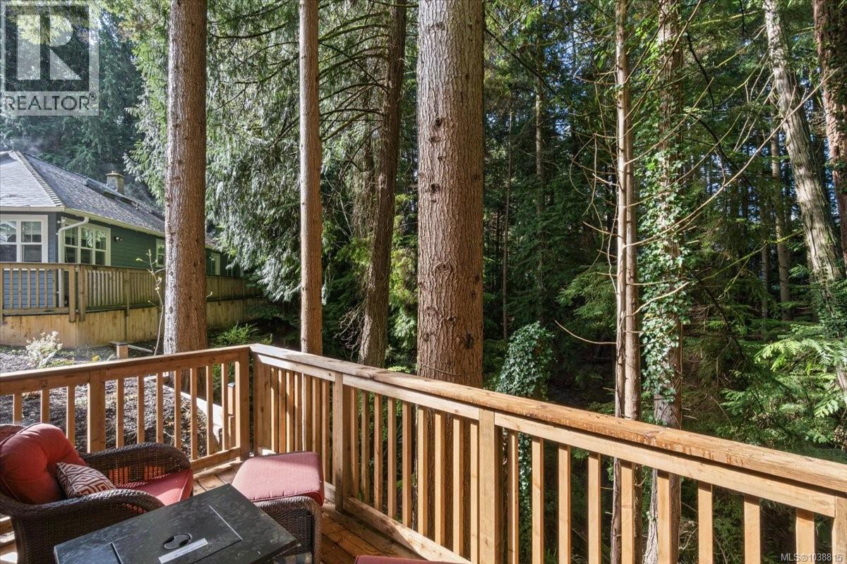 324 Chester Rd, Qualicum Beach