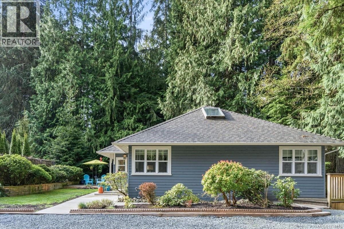 324 Chester Rd, Qualicum Beach