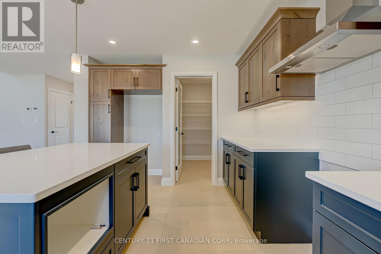 106 MAPLEDENE LANE - 11