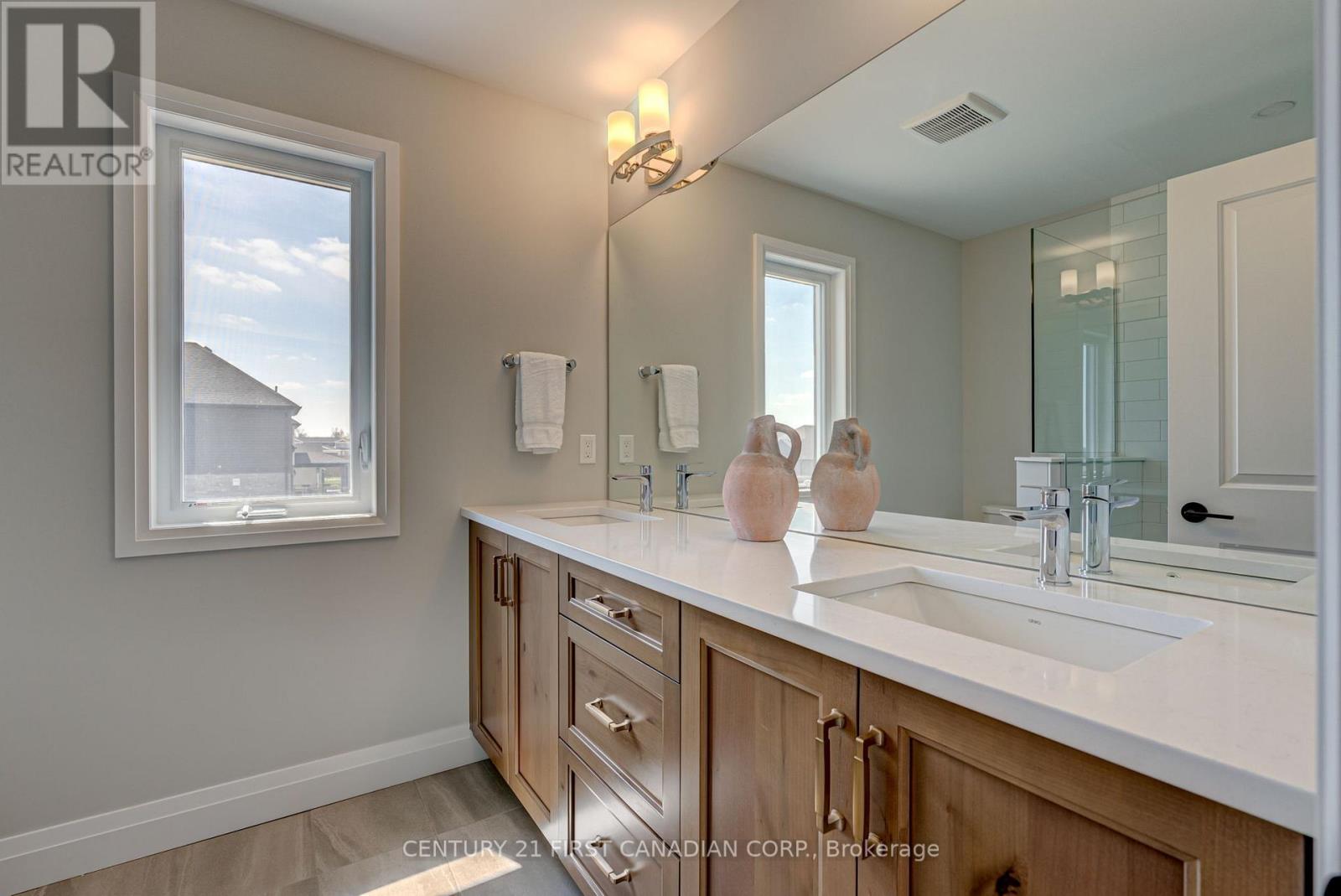 106 MAPLEDENE LANE - 25