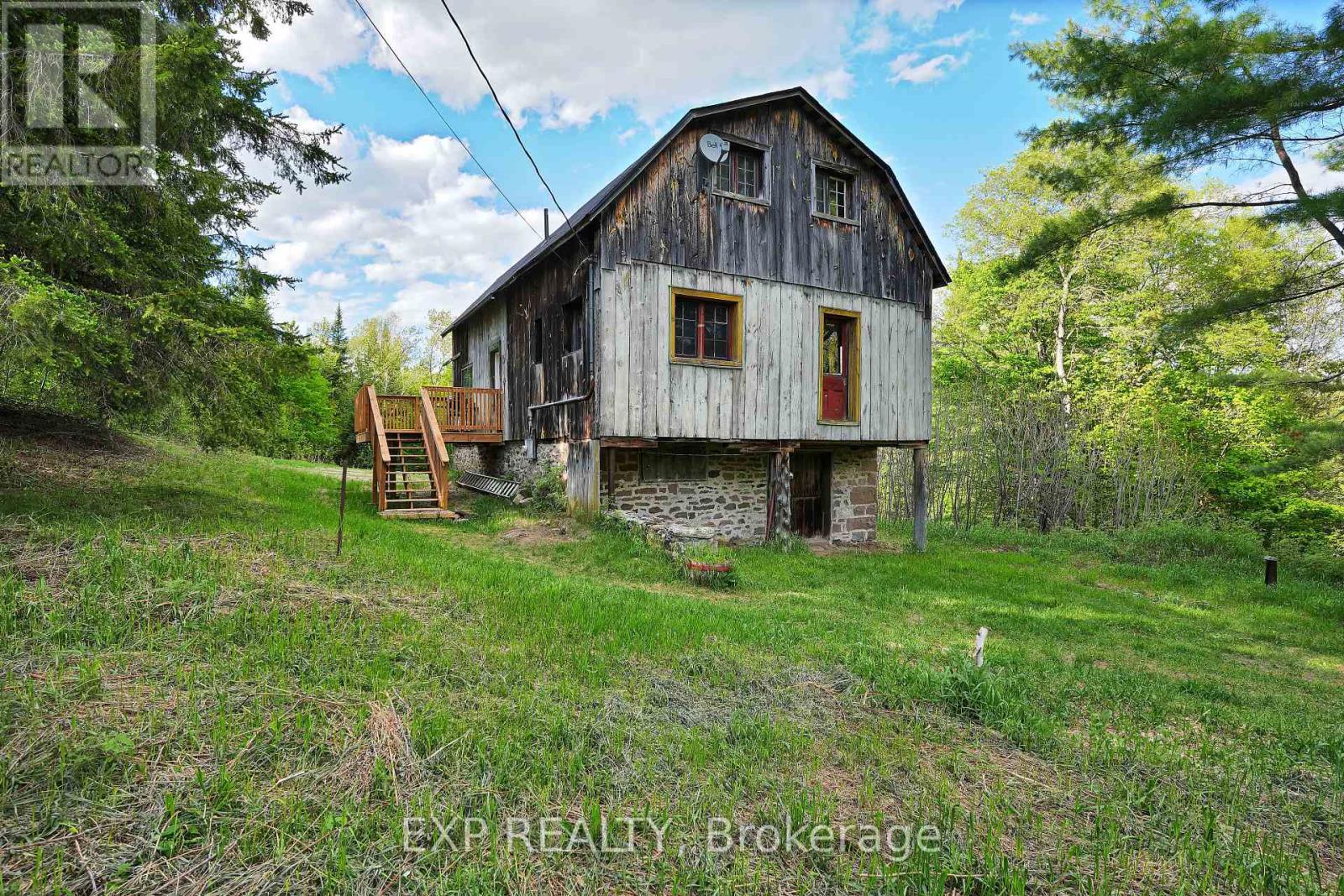 1057 MACDUFF ROAD - 28