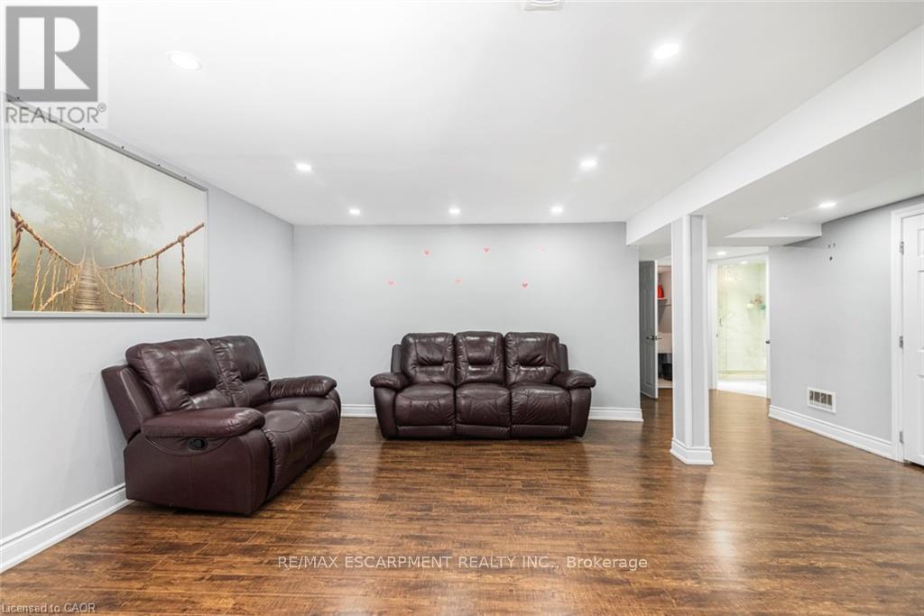 33 ALDERNEY AVENUE - 40