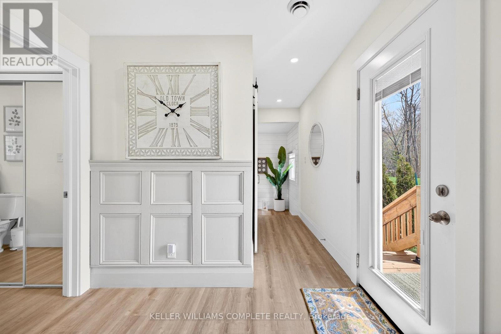2525 VIMY ROAD - 37
