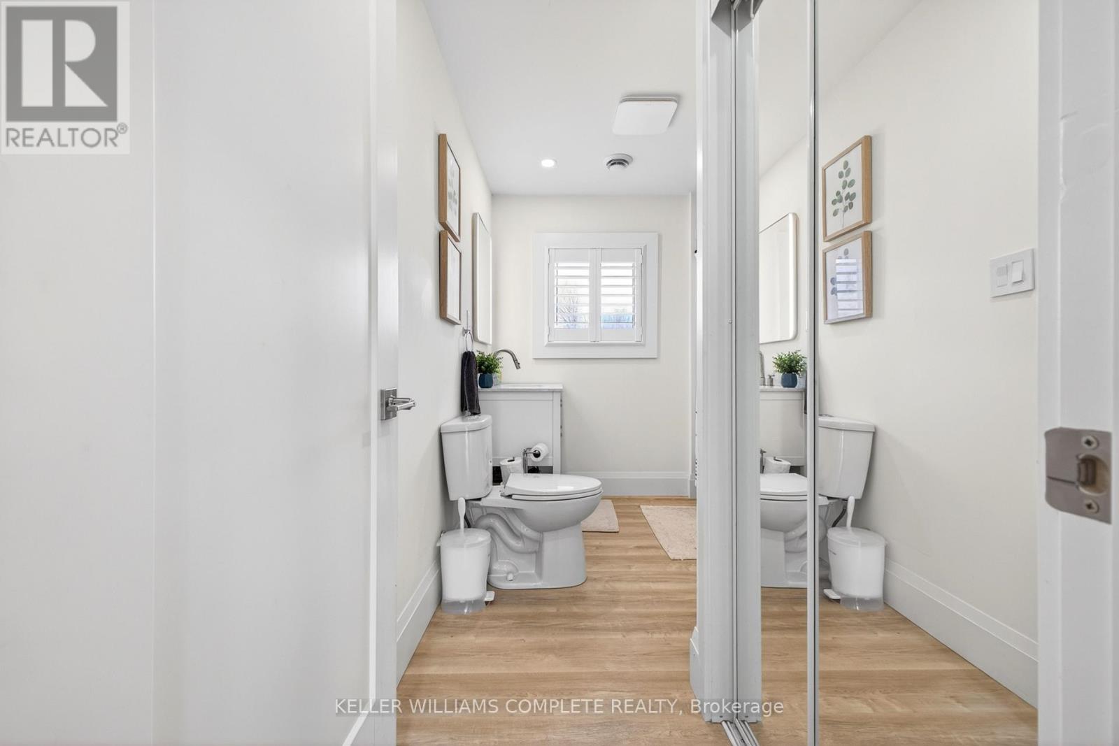 2525 VIMY ROAD - 33