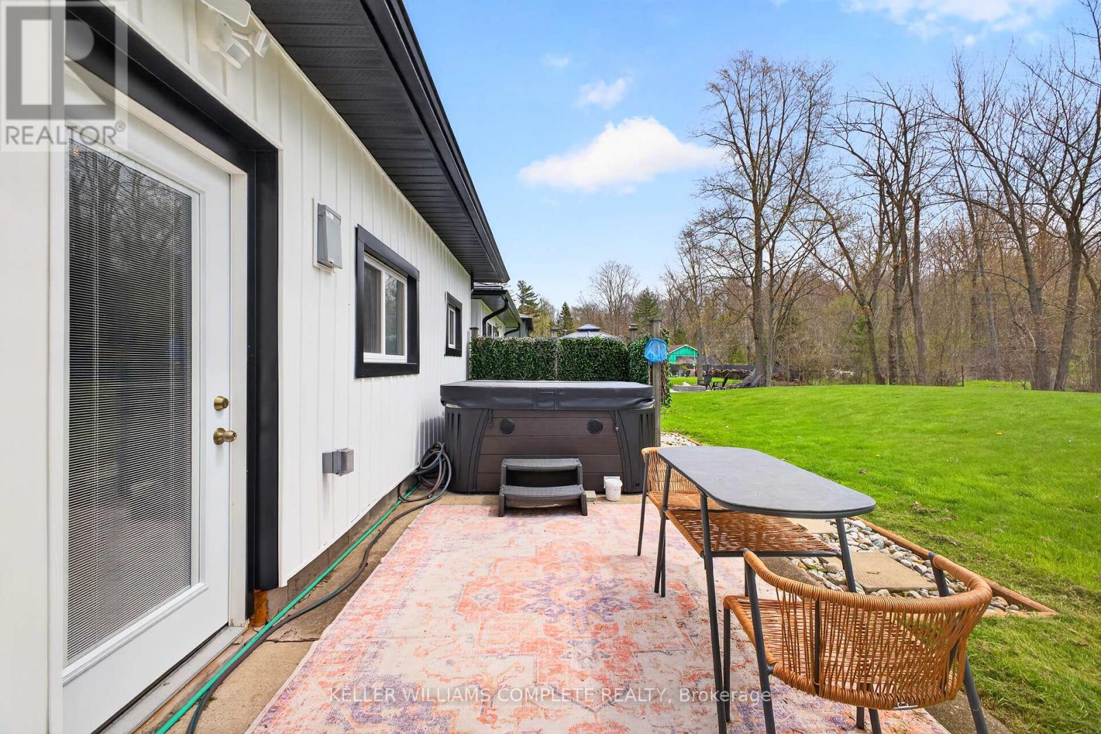 2525 VIMY ROAD - 43
