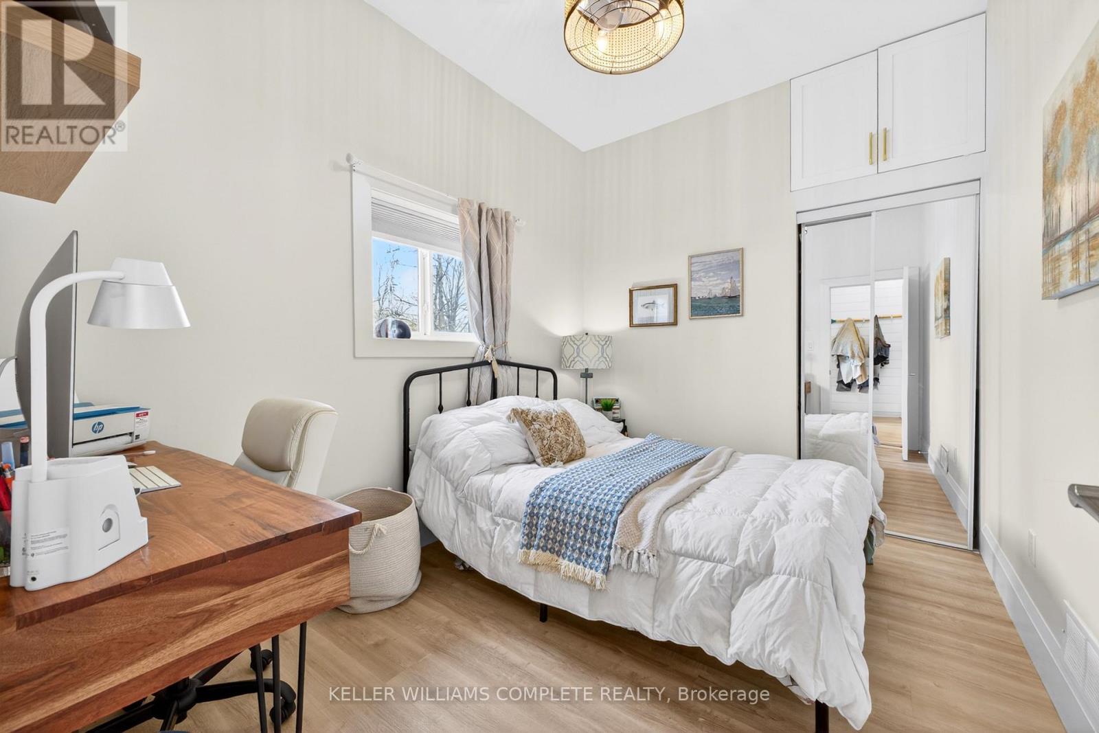 2525 VIMY ROAD - 8
