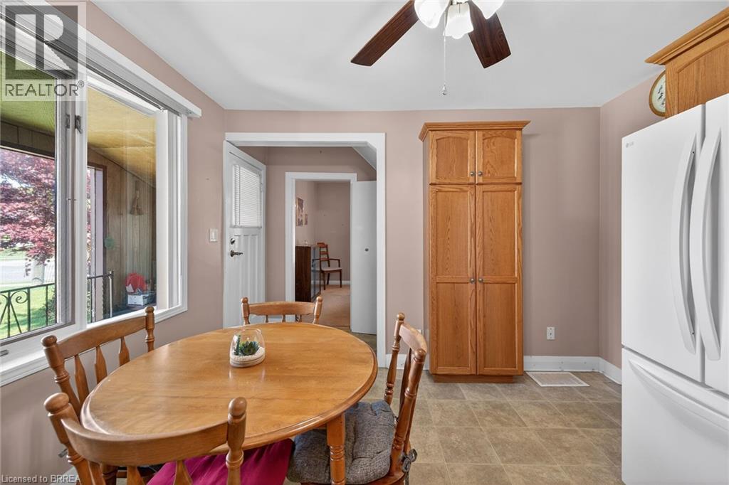 396 BROCK Street - 13