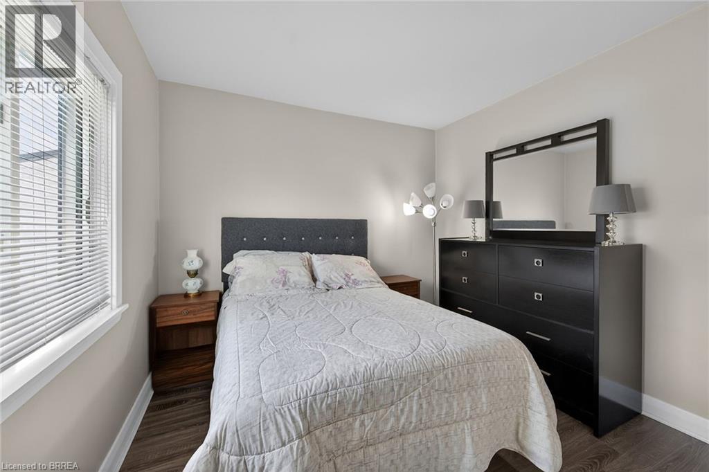 396 BROCK Street - 16