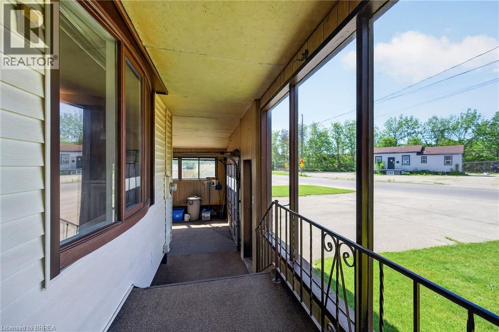 396 BROCK Street - 30