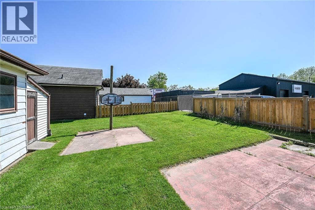 396 BROCK Street - 41