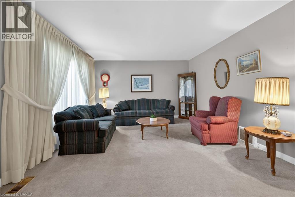 396 BROCK Street - 5