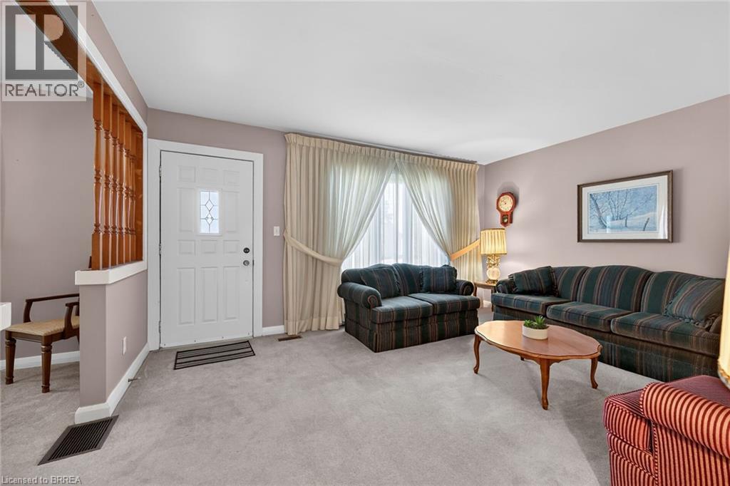 396 BROCK Street - 6