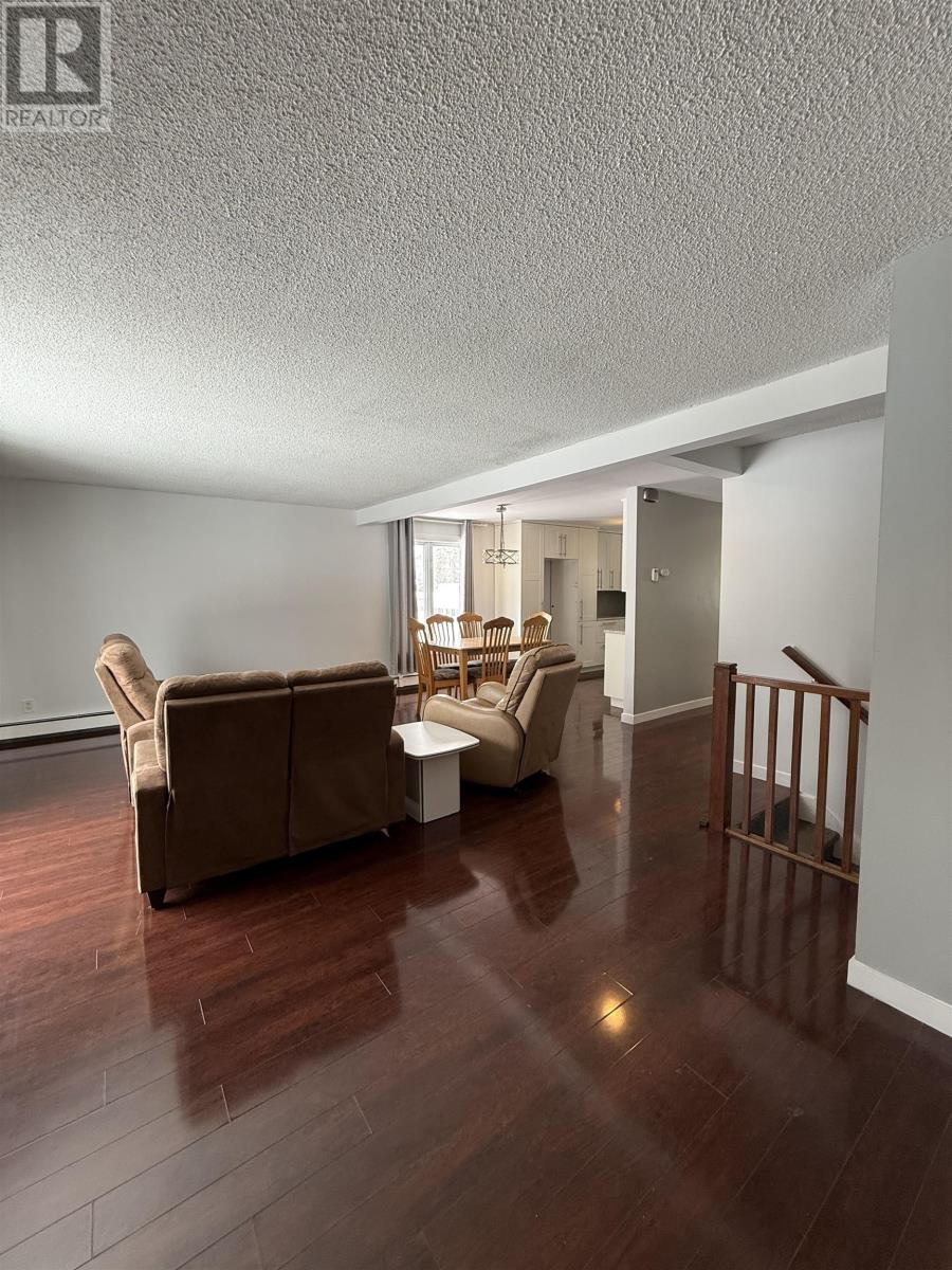 113 Cedar CRES