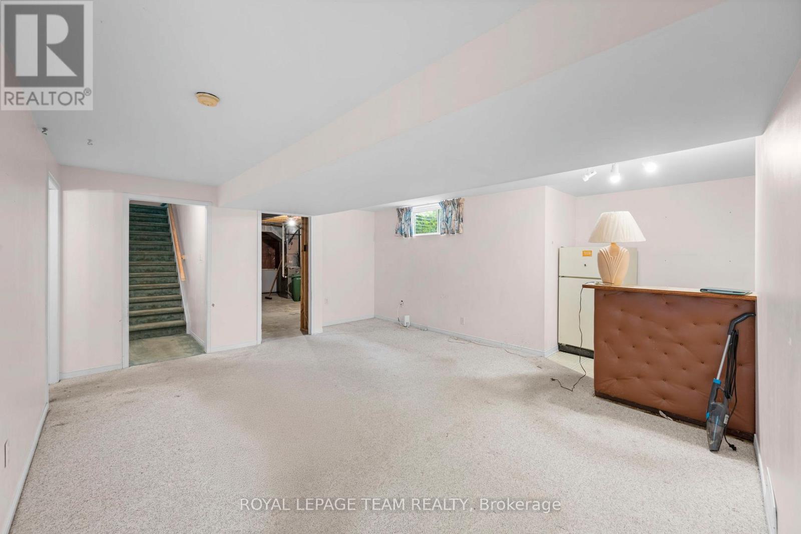 41 BILLINGHAM CRESCENT - 34