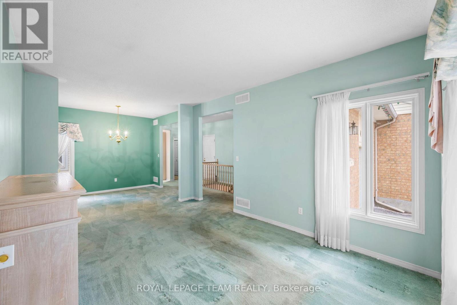 41 BILLINGHAM CRESCENT - 9