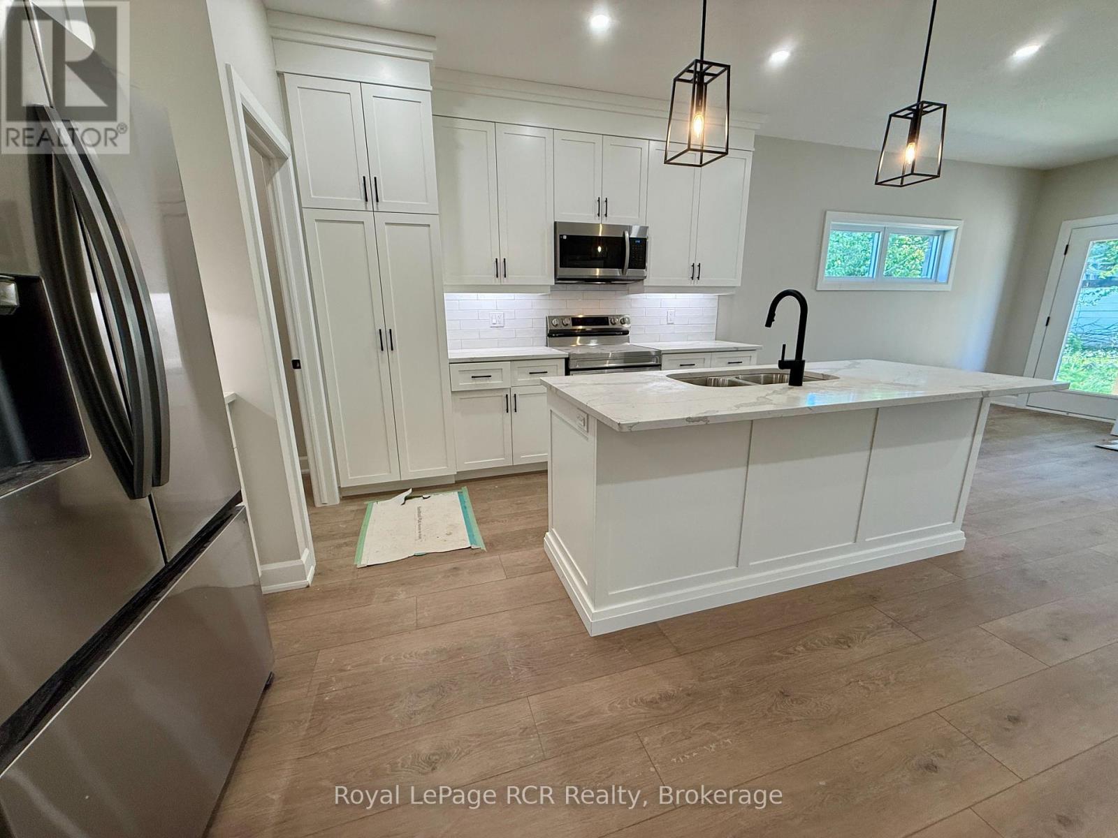 86 GRIFFITH STREET - 11