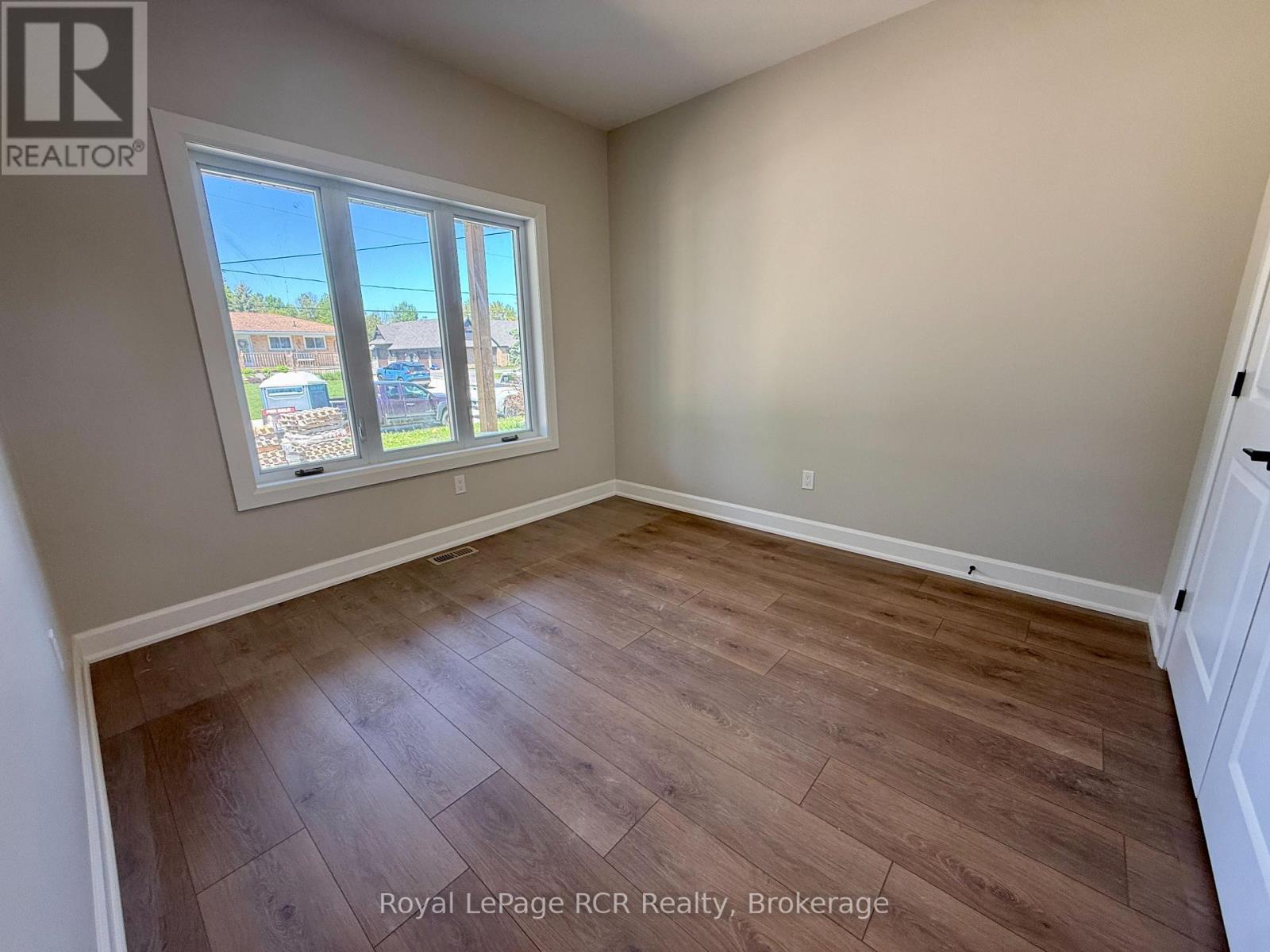 86 GRIFFITH STREET - 3