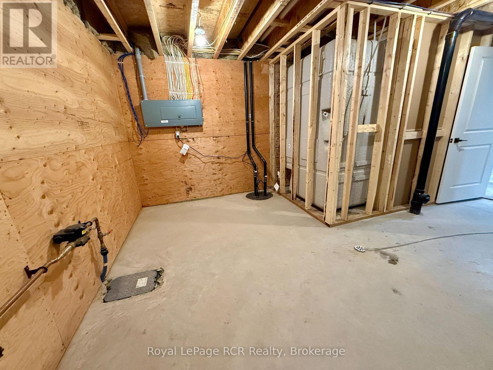 86 GRIFFITH STREET - 24