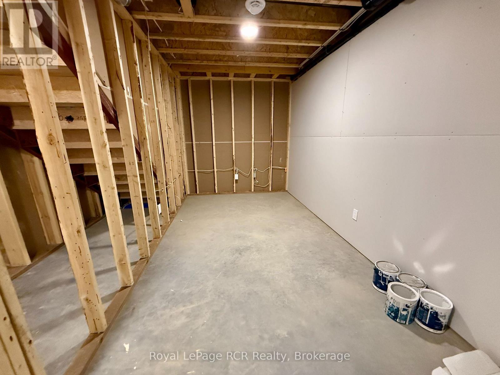 86 GRIFFITH STREET - 21