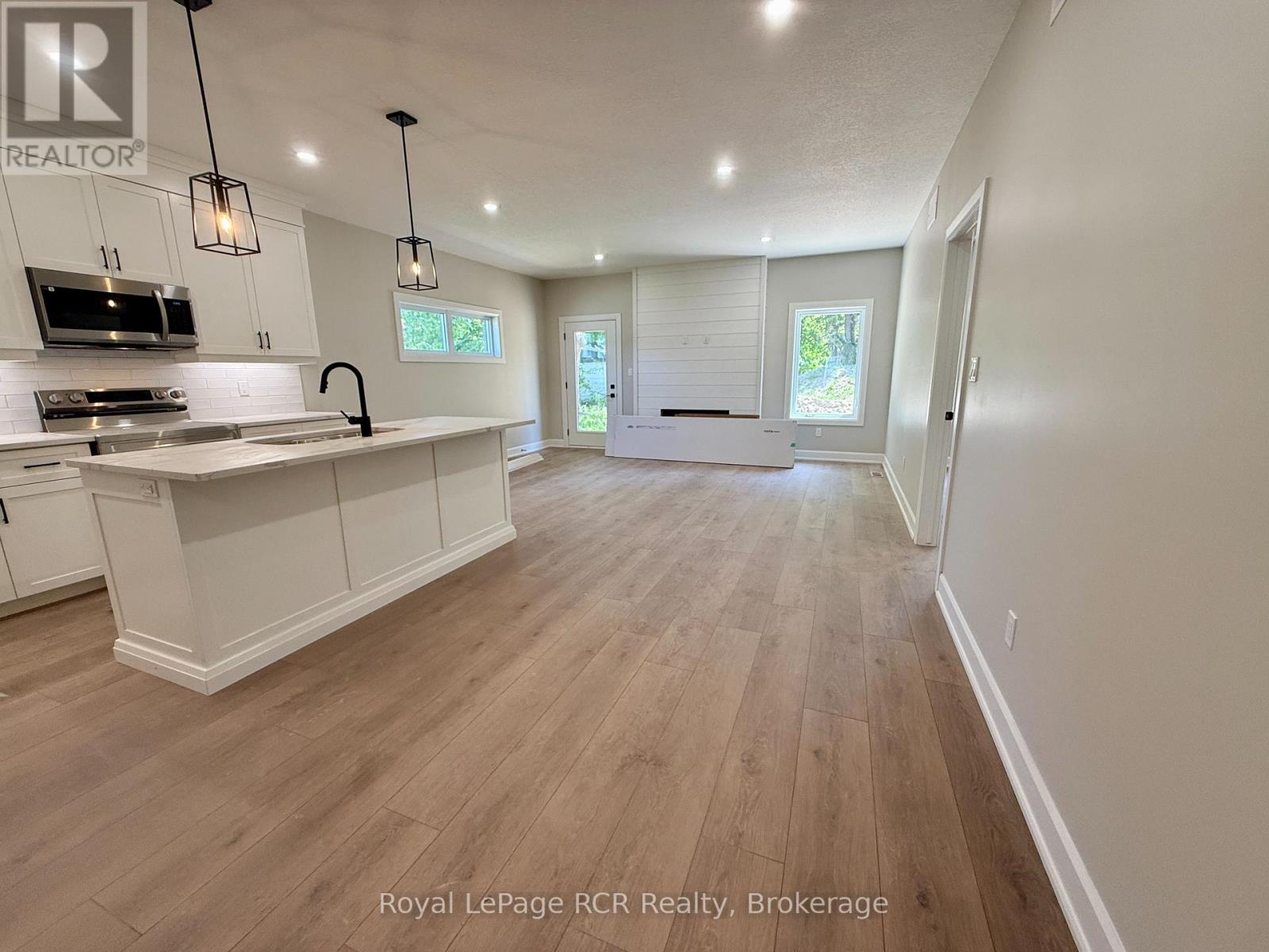 86 GRIFFITH STREET - 8
