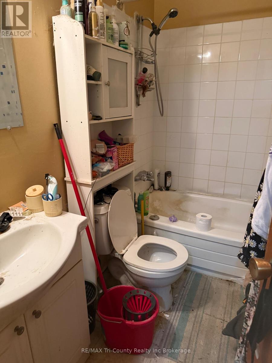 #106 191 LISGAR AVENUE - 5