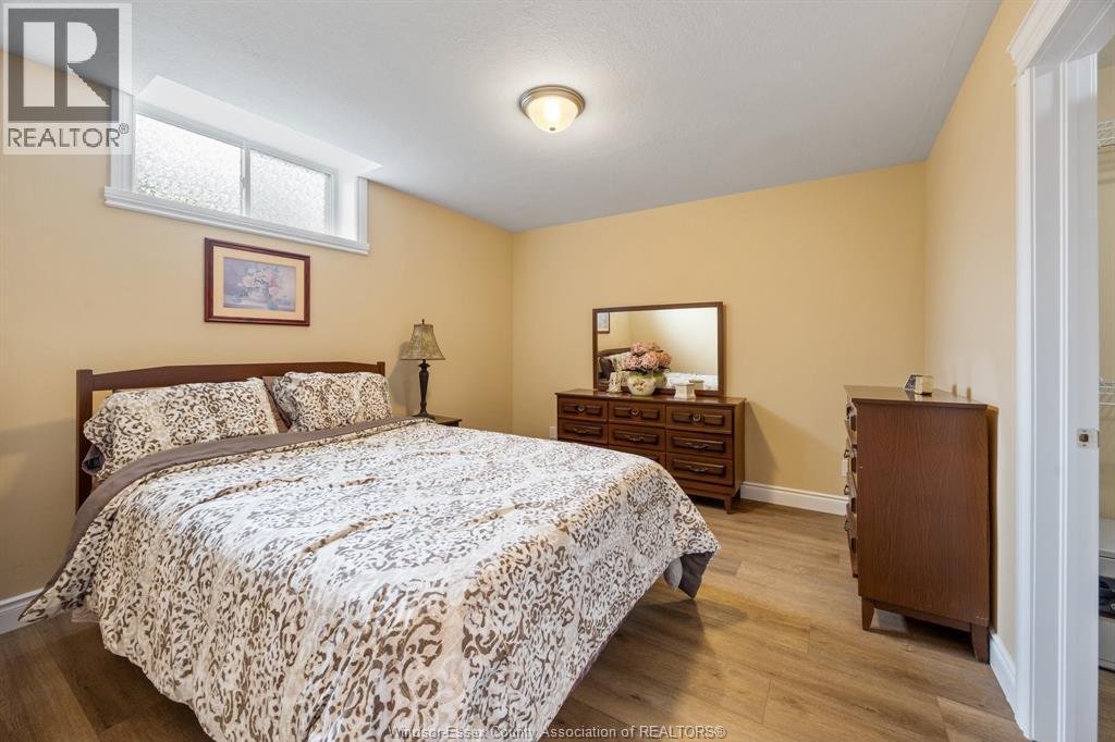 26 MARSHWOODS BOULEVARD - 22